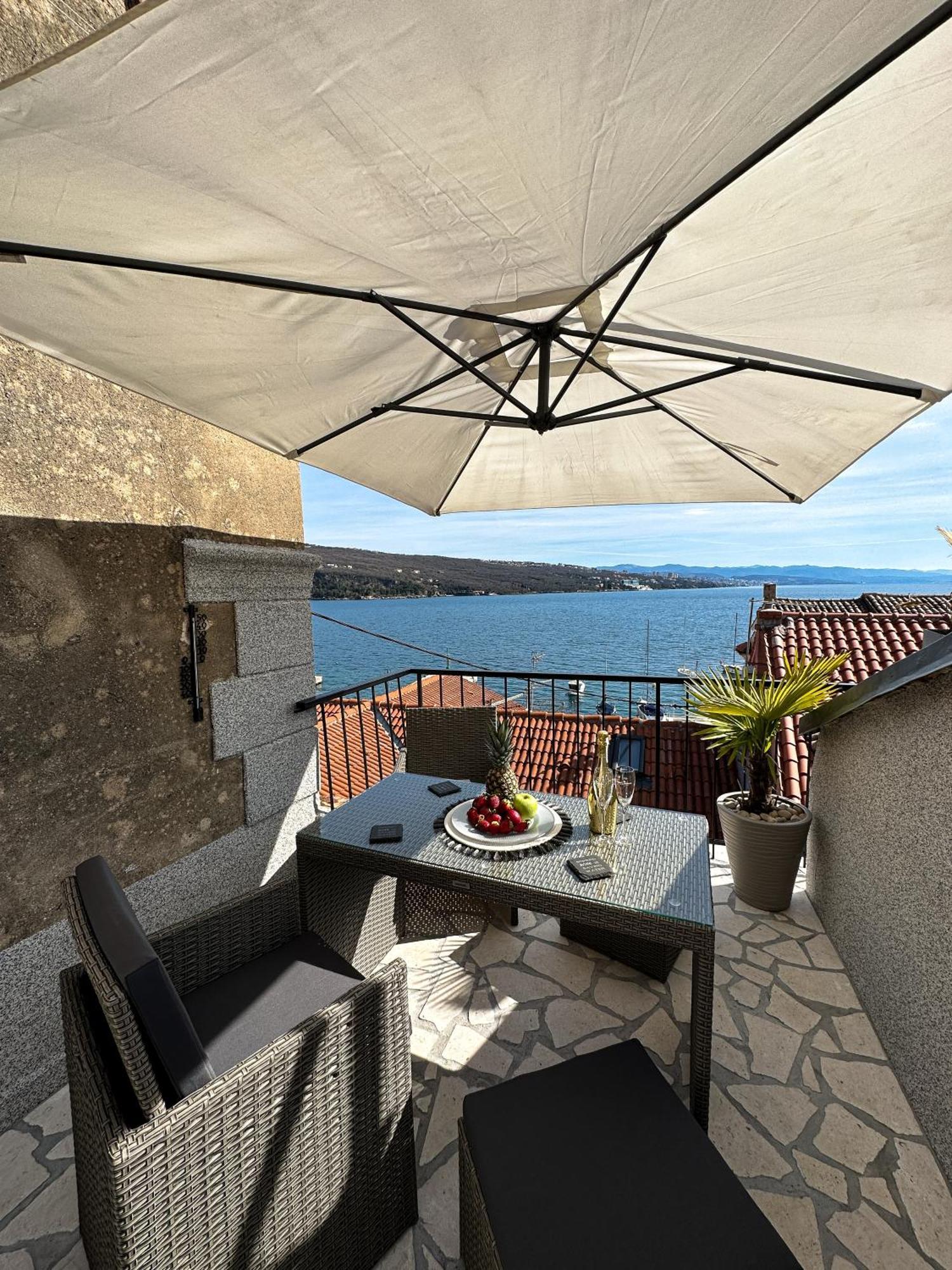 Villa Volos Apartment Karmen With Roof Terrace, Sea View, Free Private Parking Opatija Exterior foto